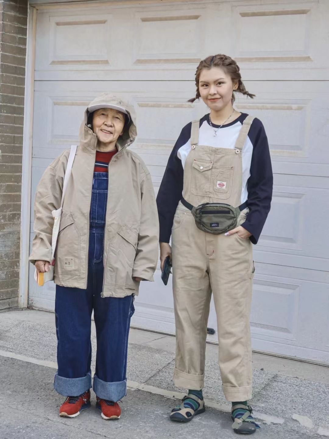 老爹鞋冬季搭配直筒裙,冬季杏色老爹鞋搭配黑色直筒裙