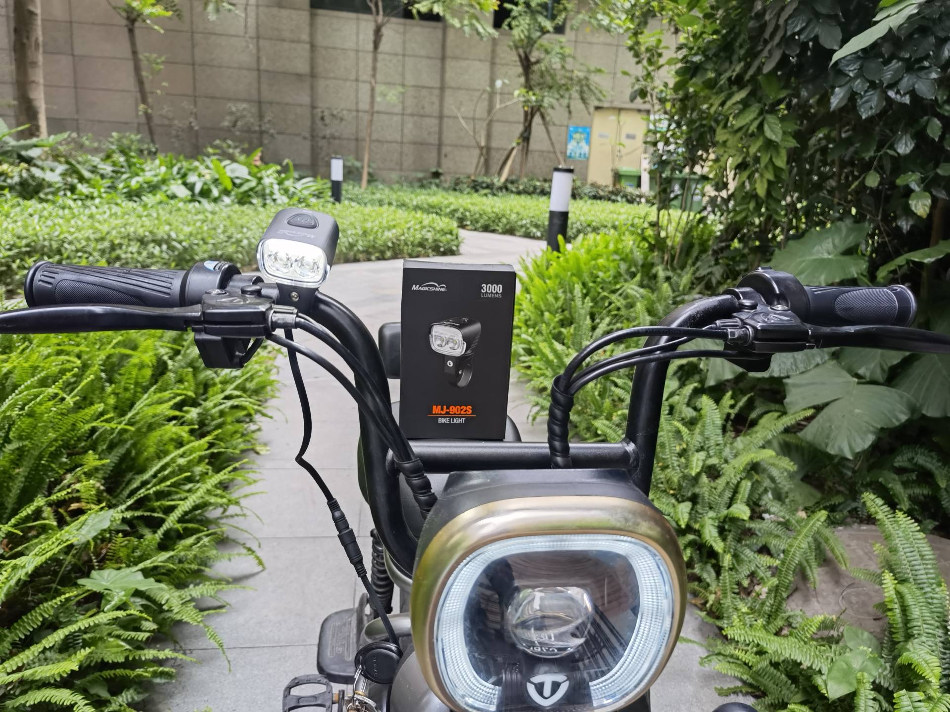 3000流明自行车夜骑灯,迈极炫rn3000与mj902s