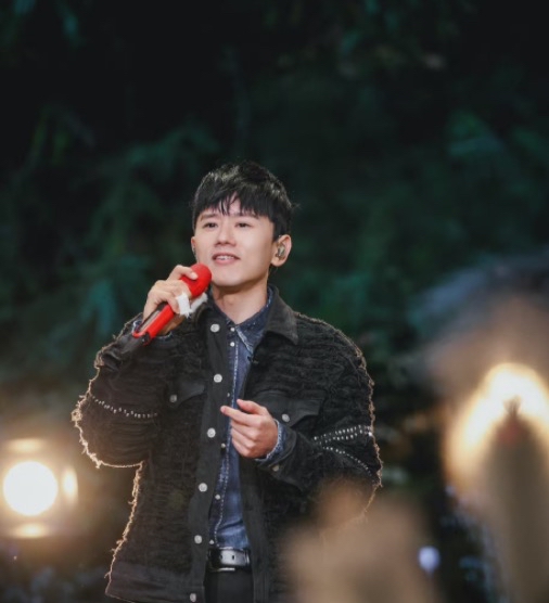 魏晨王铮亮阿穆隆演唱会,王铮亮阿穆隆