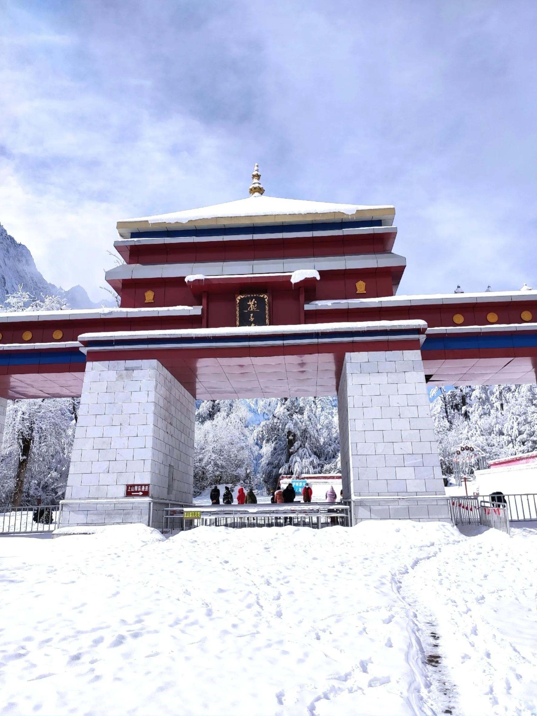 川西雪景旅游地,四川燕子沟旅游攻略