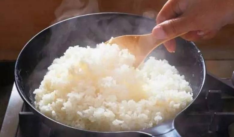米饭怎样蒸才软糯香脆好吃,米饭怎么蒸才能又软又香