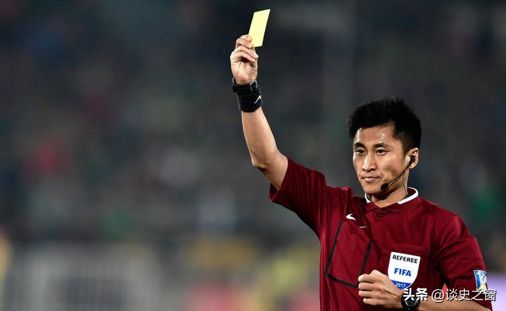 卡塔尔世界杯马宁为何给c罗红牌,马宁卡塔尔世界杯卡牌现场