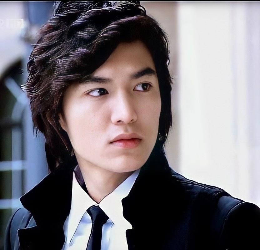 李敏镐现状发胖,李敏镐发福前后对比照