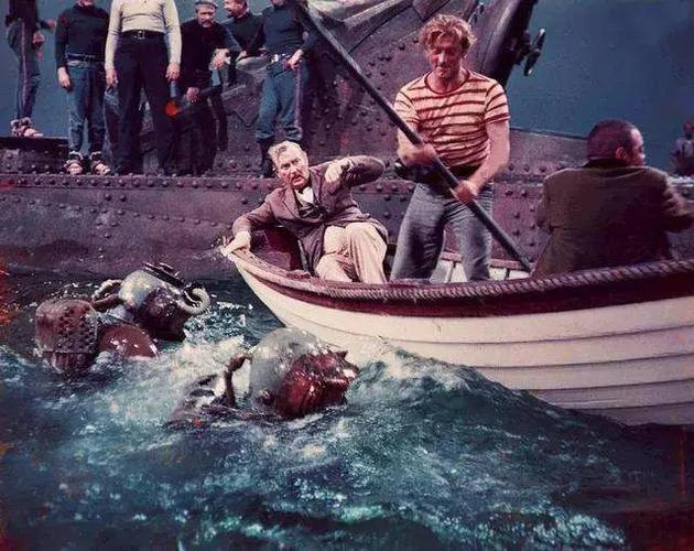 七年级下册名著导读海底两万里,七下名著导读海底两万里中考题