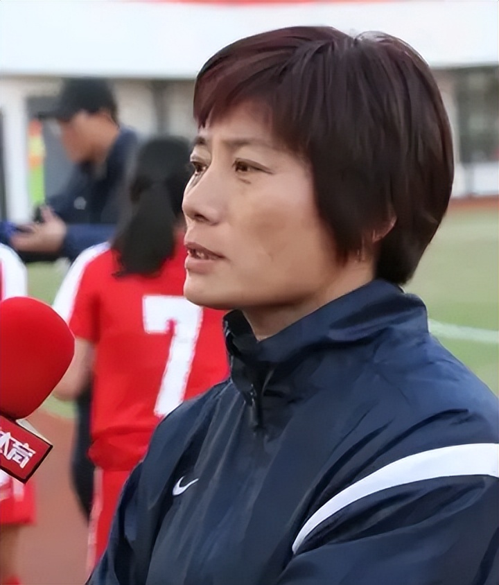 梅西捐款琼中女足,梅西慈善公益完整视频