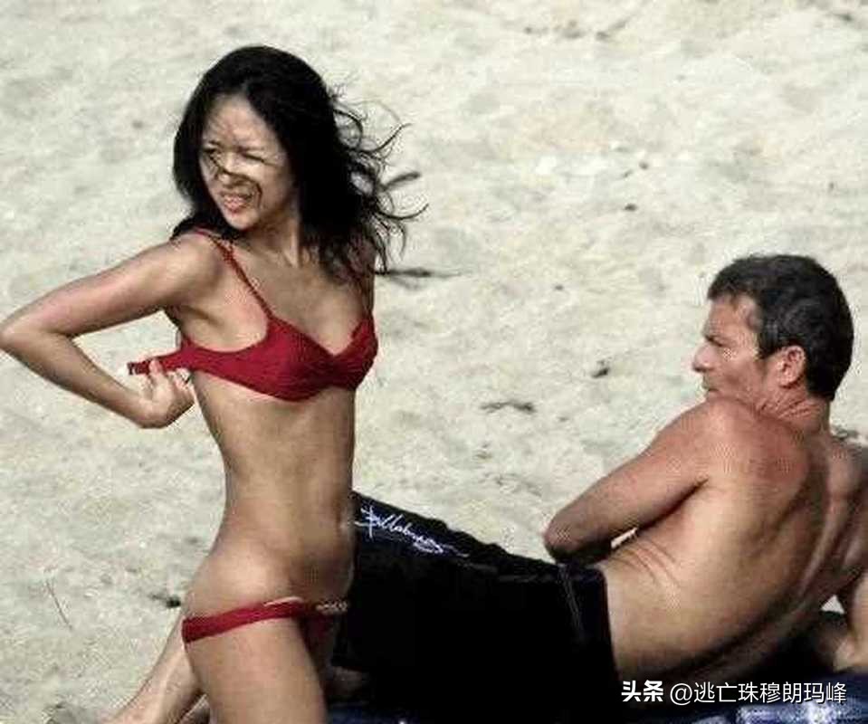 这些女明星真是把“诱惑”玩到了极限,半露*裤内**、露下乳?