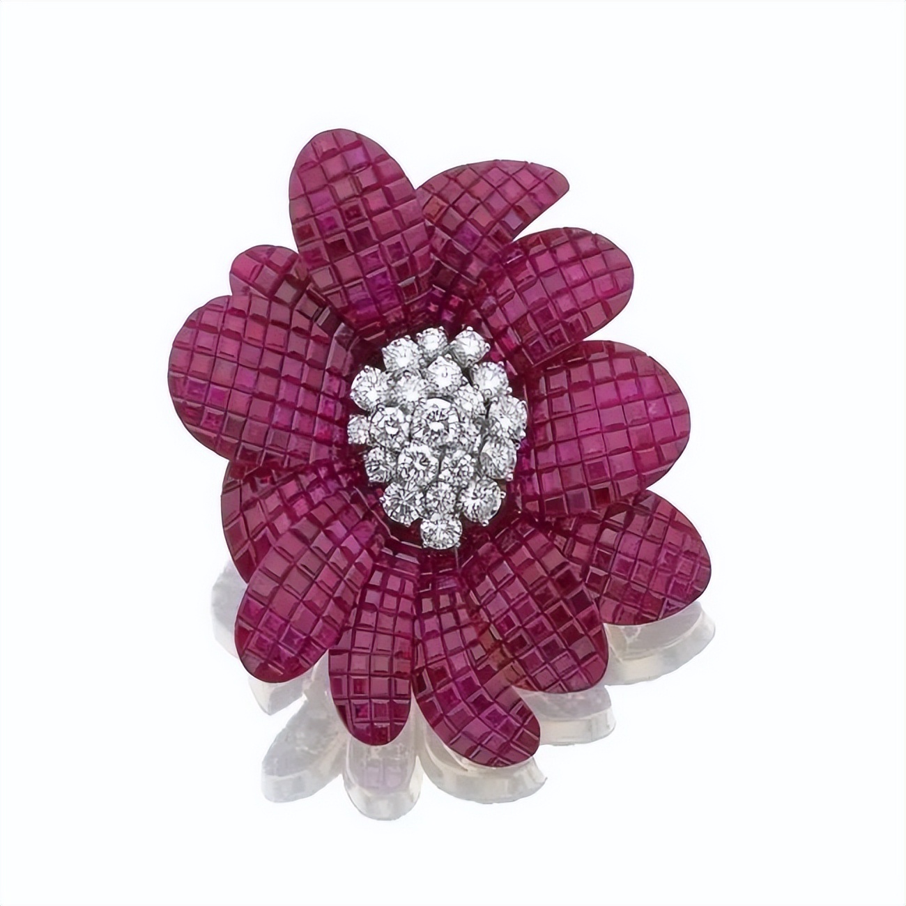 见证你投资眼光的时候到啦!王室最爱,拍卖必争的“宝石之王”你入手了吗?