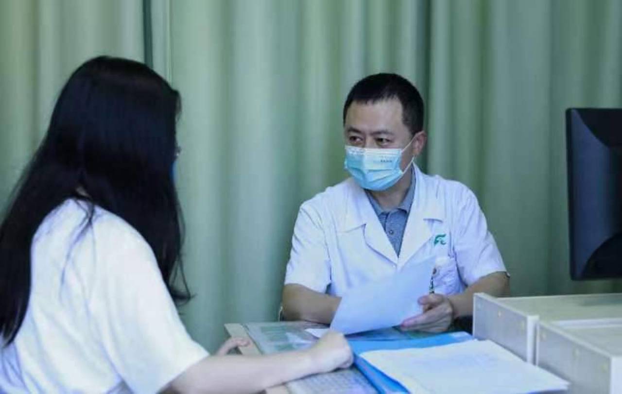 孕妇嘴歪是面瘫的前兆吗,孕期为什么会导致面瘫