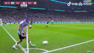 世界杯上梅西的眼泪,梅西世界杯把回忆留给自己