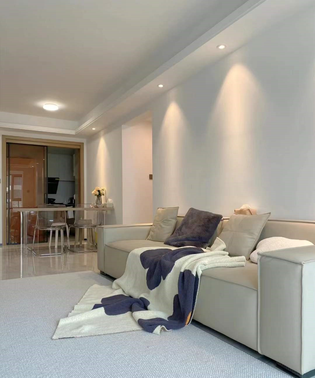 入户门后侧墙柜怎么设计收纳,家里收纳不够用别只知道满墙柜子