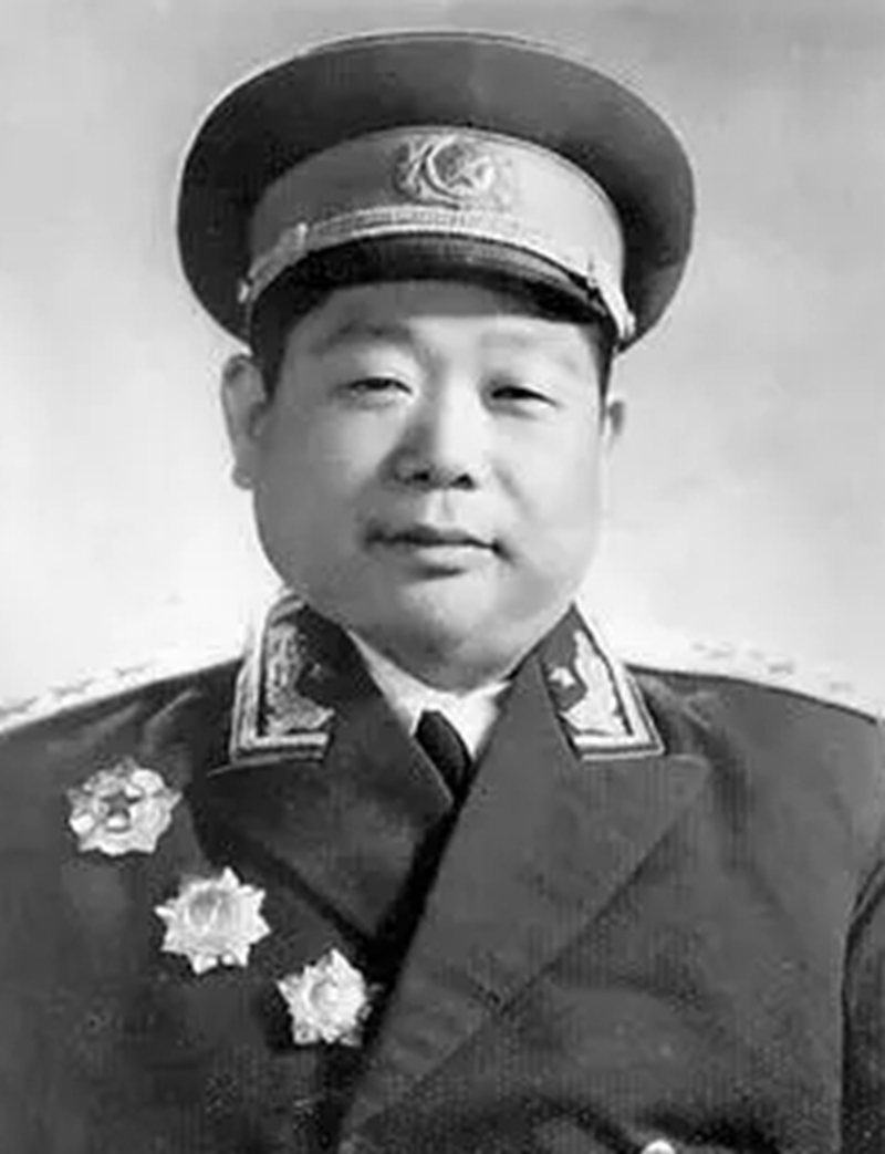 他接替*锡联陈**，担任重庆市第二任市委书记，59岁被“*倒打**”后去世