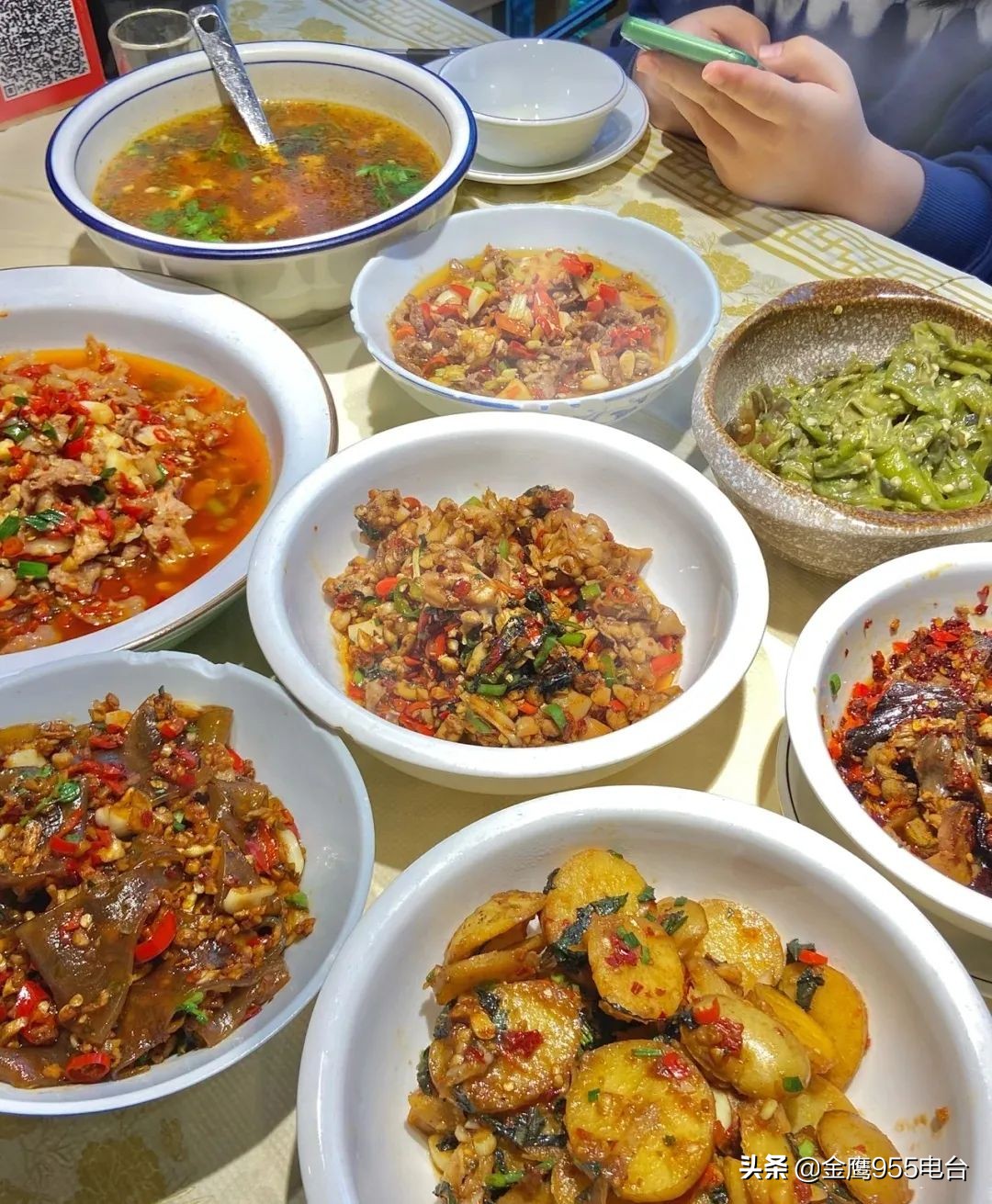 长沙地铁6号线到哪里可以吃东西,长沙地铁6号线水稻博物馆站出口