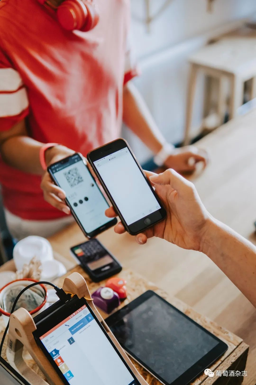 虎虎生威的2022年：高端白酒越来越“能打”？