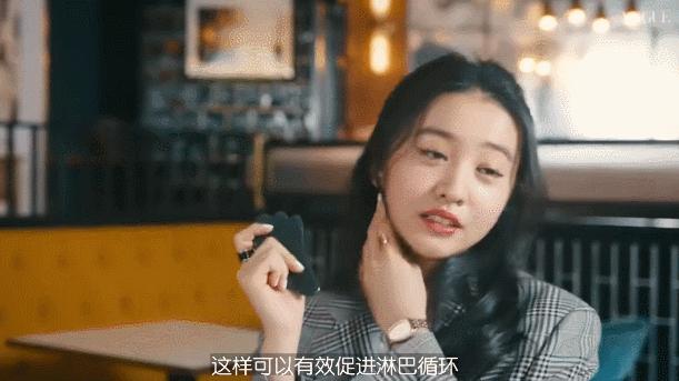 突袭明星翻包,女明星突袭各种现场