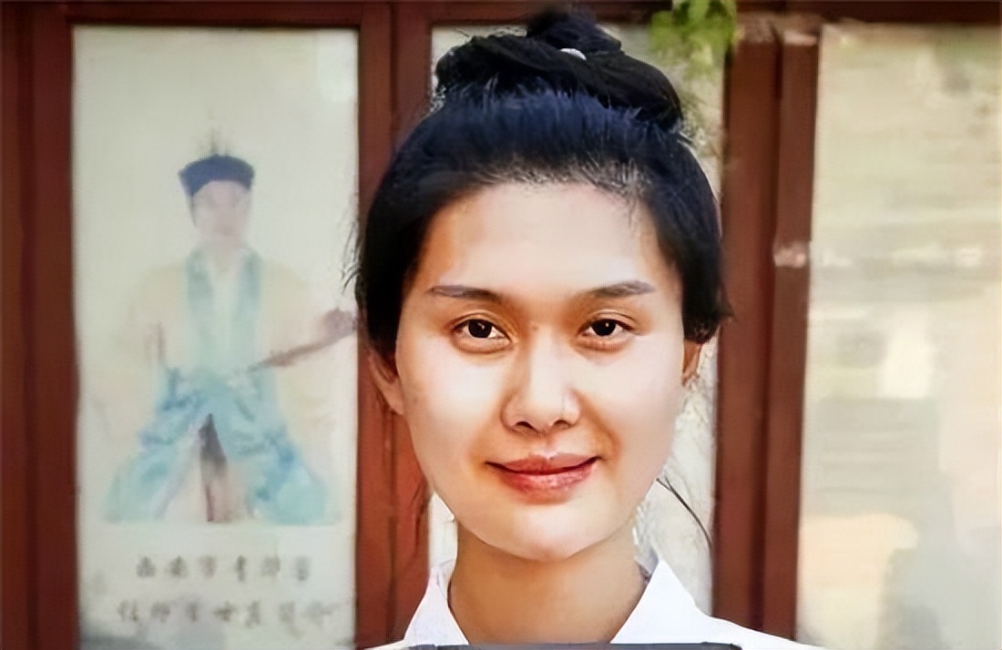 哈尔滨美女高材生：离婚后出家当道士，卖房修道观，25岁当上住持