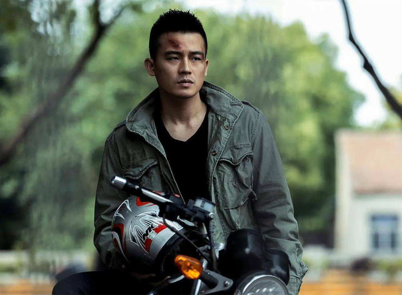 双眼皮很好看的男明星,一边单眼皮一边双眼皮的男明星