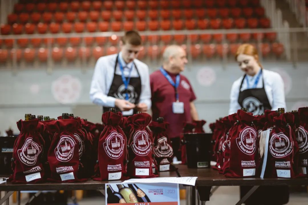 中国高端葡萄酒十年出圈,葡萄酒近几年的销售数据