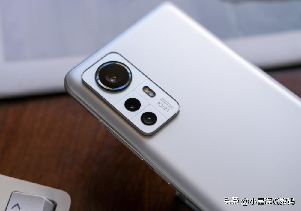 顶配旗舰跌至2499元,直面屏旗舰跌至2699元