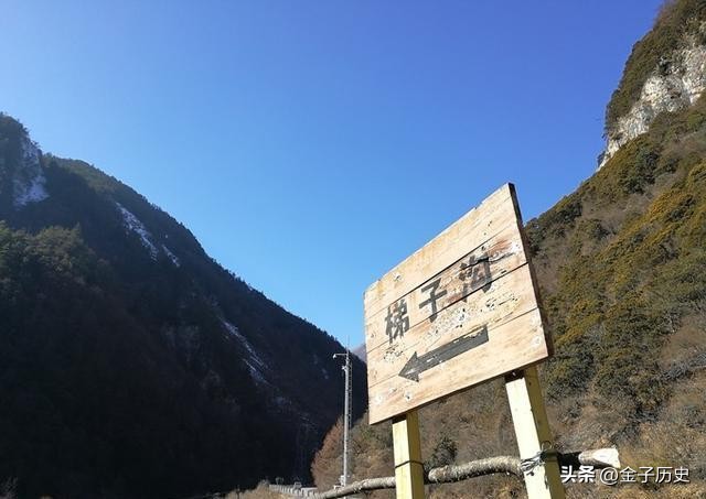 抗日女兵被包围,女兵被国军抓捕