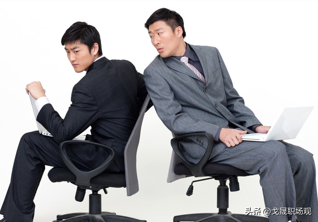 人被捅了一刀后会有力气反击吗,怎么对付背后捅你刀子的人