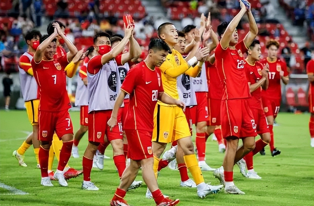 中国19岁足球小将被豪门签约,中国19岁小将加盟曼城