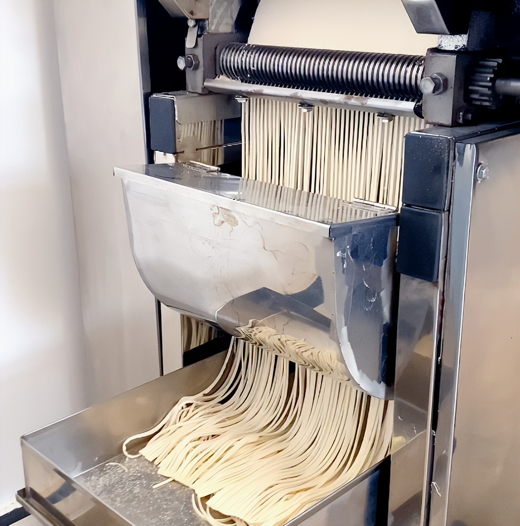 现在小型的面条机,目前最好的家用小型面条机