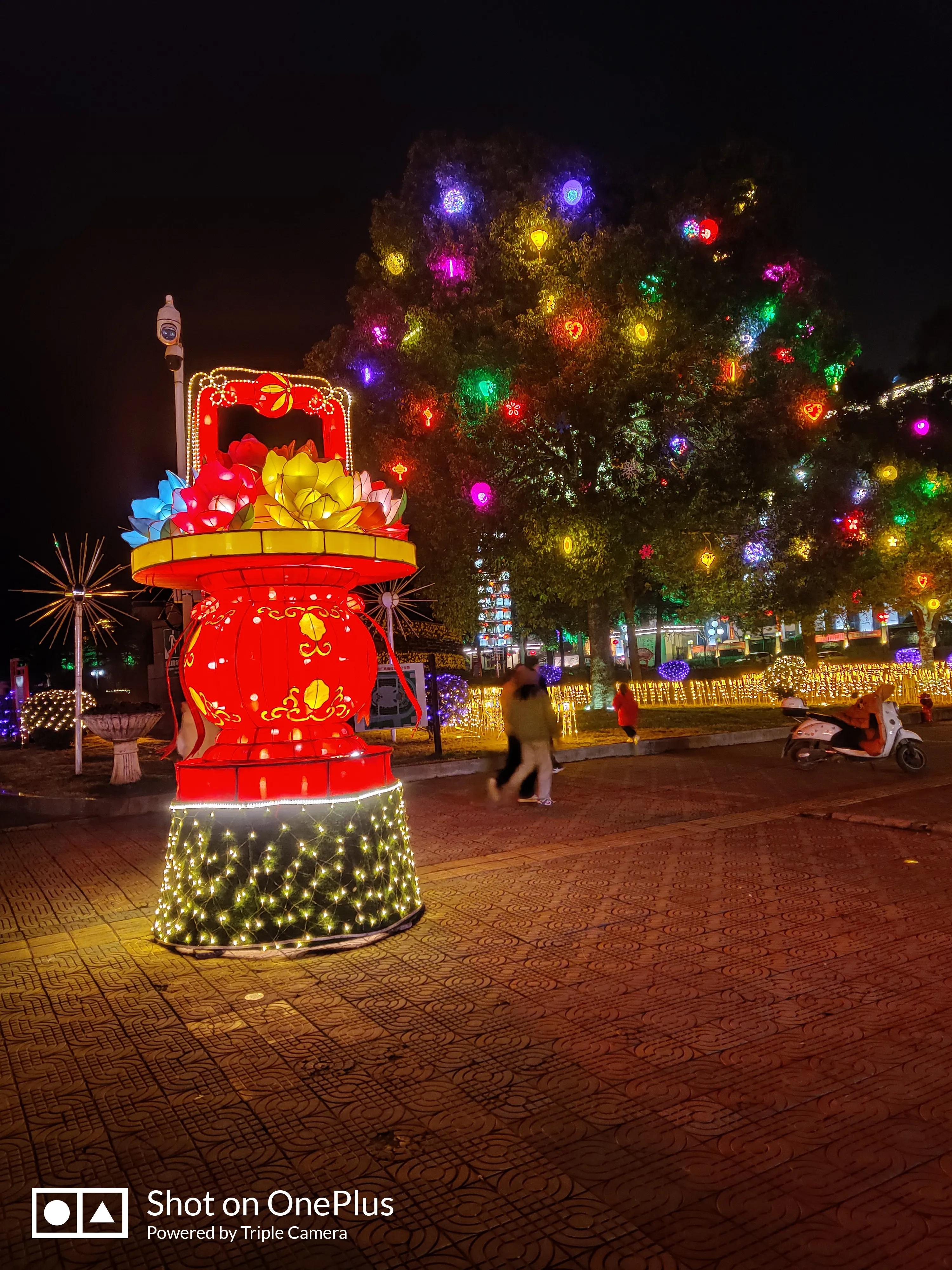 年味灯笼家门口,年味挂灯笼
