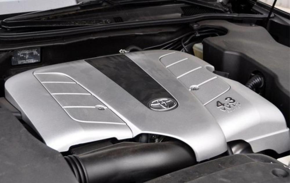 皇冠3.0经典老车翻新复活视频,丰田皇冠13代翻新