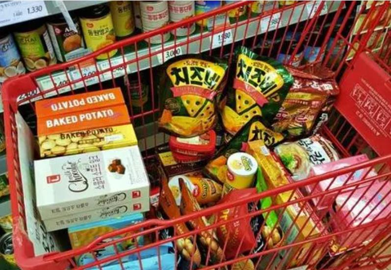 舅舅支招买零食，妈妈发怒了，最后有收获的竟是他