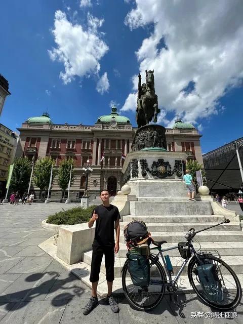 踏遍万水千山归来仍是少年,愿你踏过千山万水归来仍旧是少年