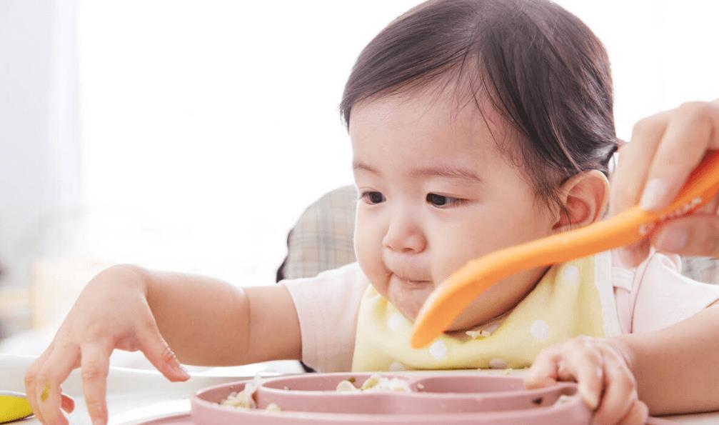 宝宝一岁半吃炒菜,宝宝一岁半了能吃什么样的大餐