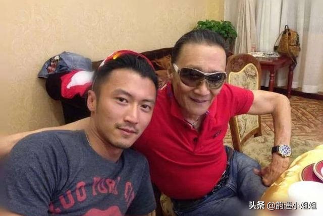 谢贤赌博欠债被抓,谢贤演赌神被扔下楼