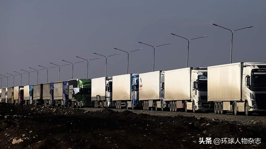 俄罗斯总理，钢琴比普京弹得好？