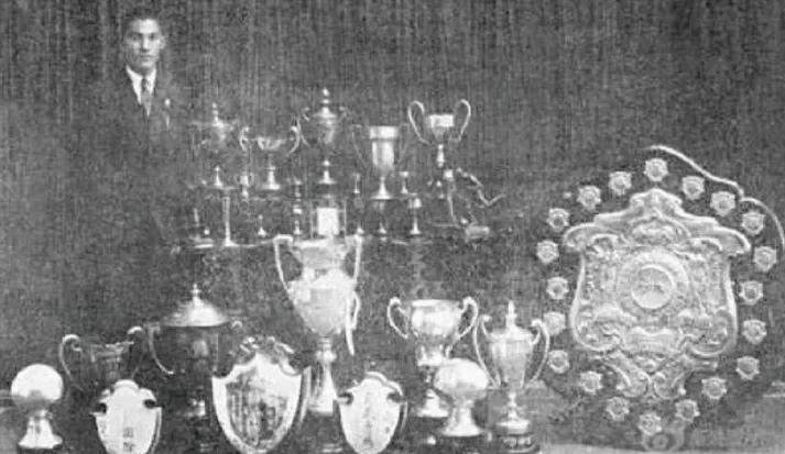 不会踢球的球王,中国曾经世界级足球球员