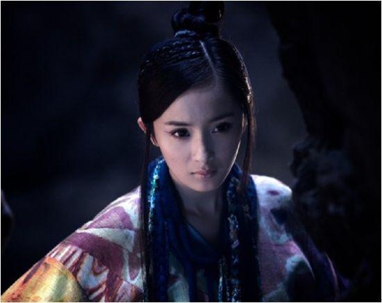 杨幂真的温柔到极致,看似柔弱的杨幂其实内心很强大