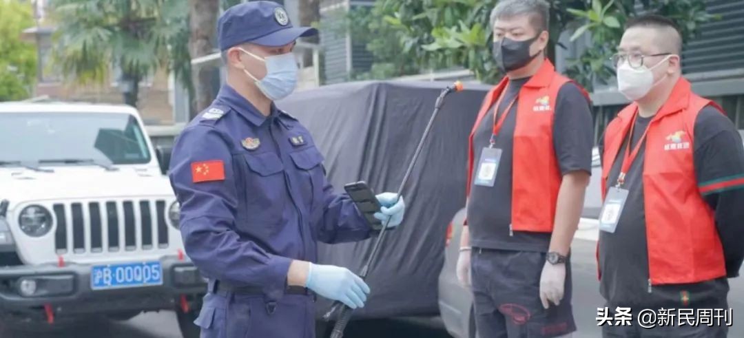 c罗输球后摔小球迷手机引众怒,c罗输球后怒摔球迷手机