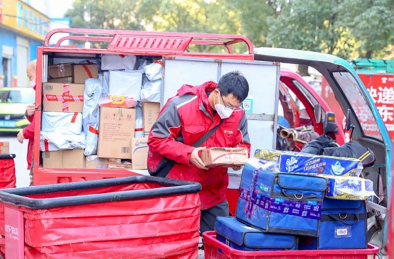 刘强东谈金宜财视频,京东001号快递员刘强东