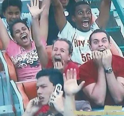 一年前做的胃镜食道挺好,半年前做胃镜没问题但还是胃痛