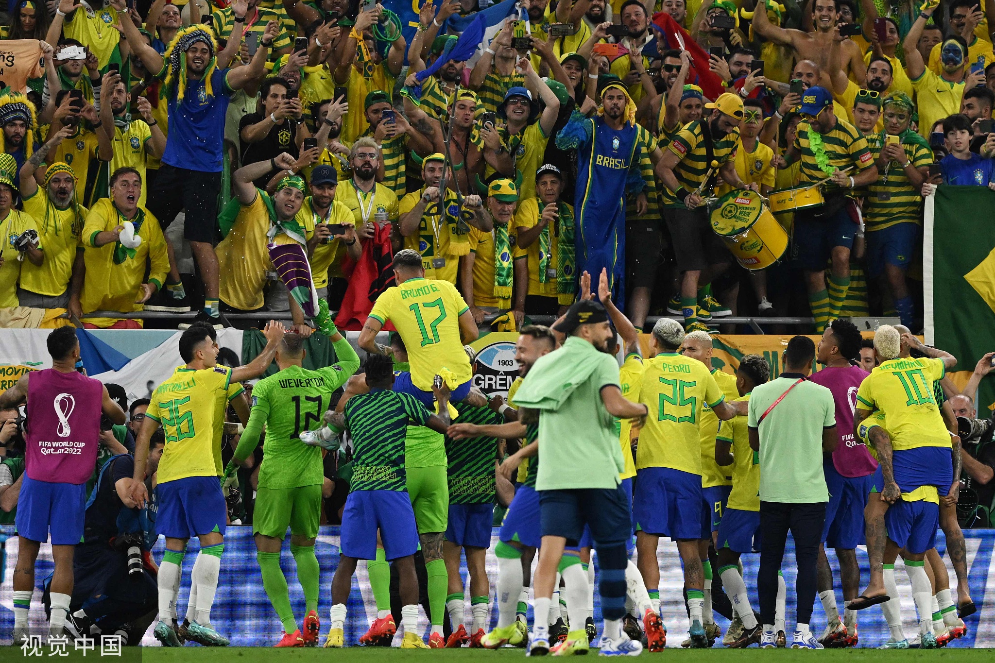 世界杯点评：三扑点球成英雄；嘲讽韩国不要脸；巴西狂舞被名宿批