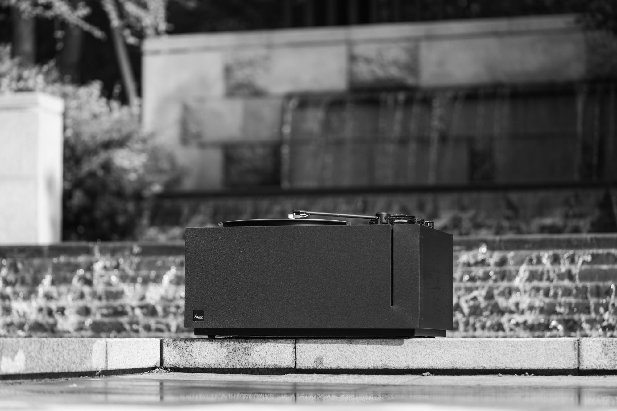 来听听几千块的音响效果,来听听1万块钱手机的声音