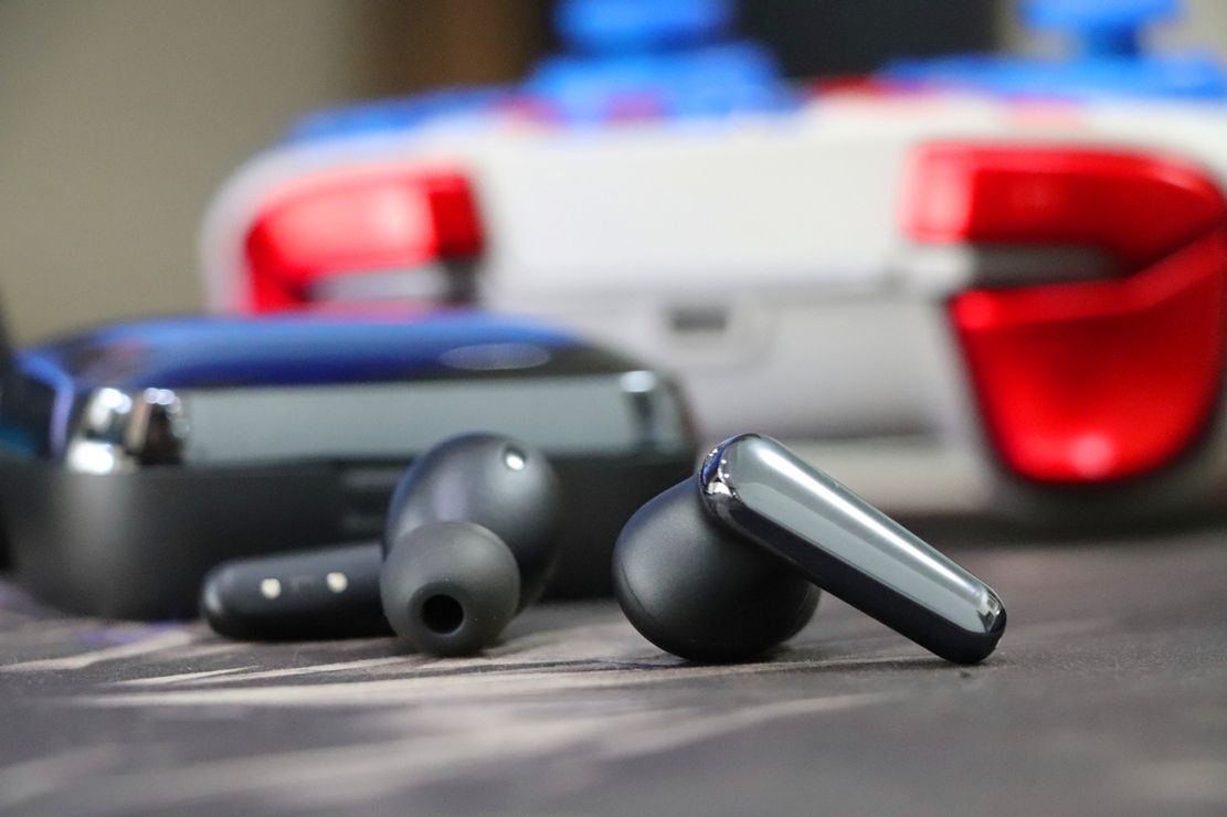 联想TC550无线降噪耳机：精致音乐享受，轻“耳”易举