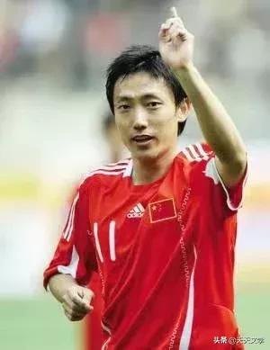 足坛里的追风少年,追风少年曲波职业生涯