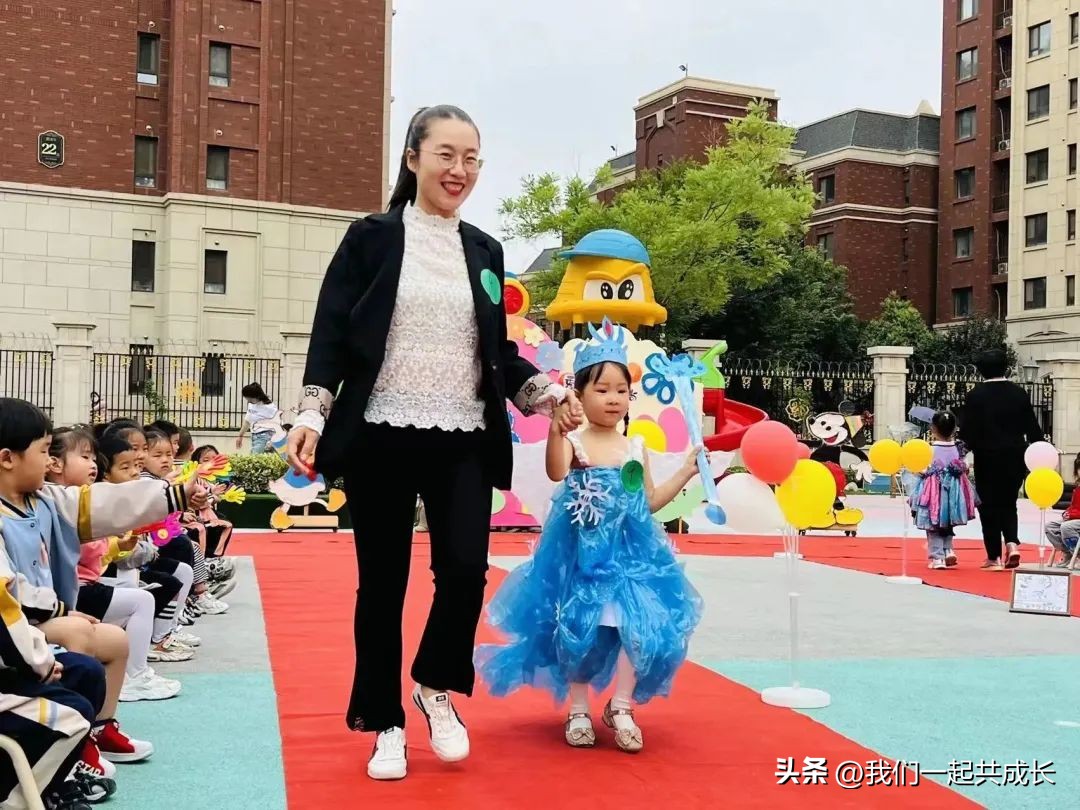 六一环保时装秀视频,幼儿园六一儿童节环保时装秀