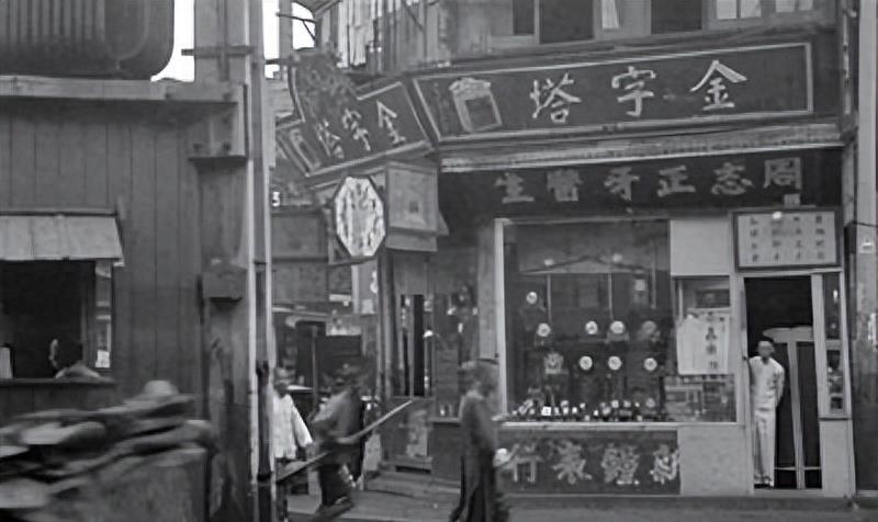 广西一犯人被枪决,广西一罪犯被押往刑场枪决