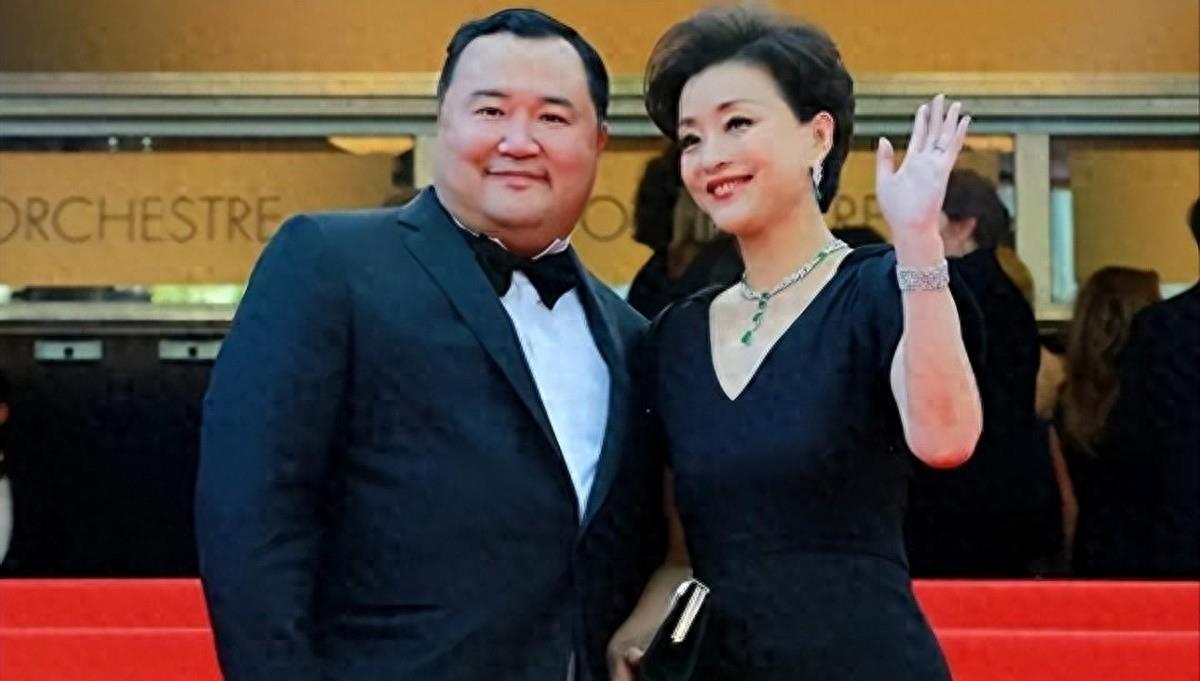 “央视一姐”杨澜：与200斤百亿富豪离婚后，现今的生活如何？