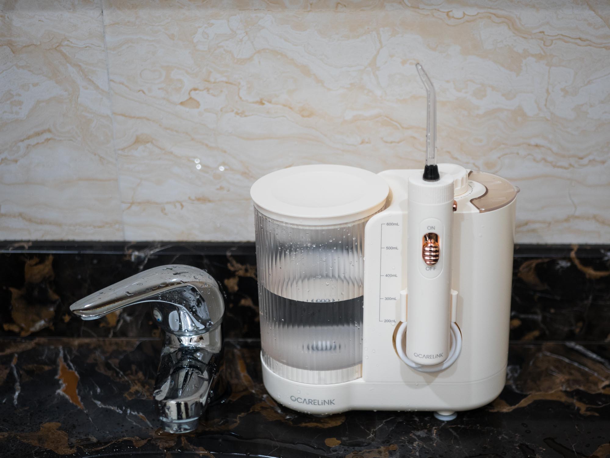 全家人的深层口腔清洁保障，OcareLink智能家庭款冲牙器