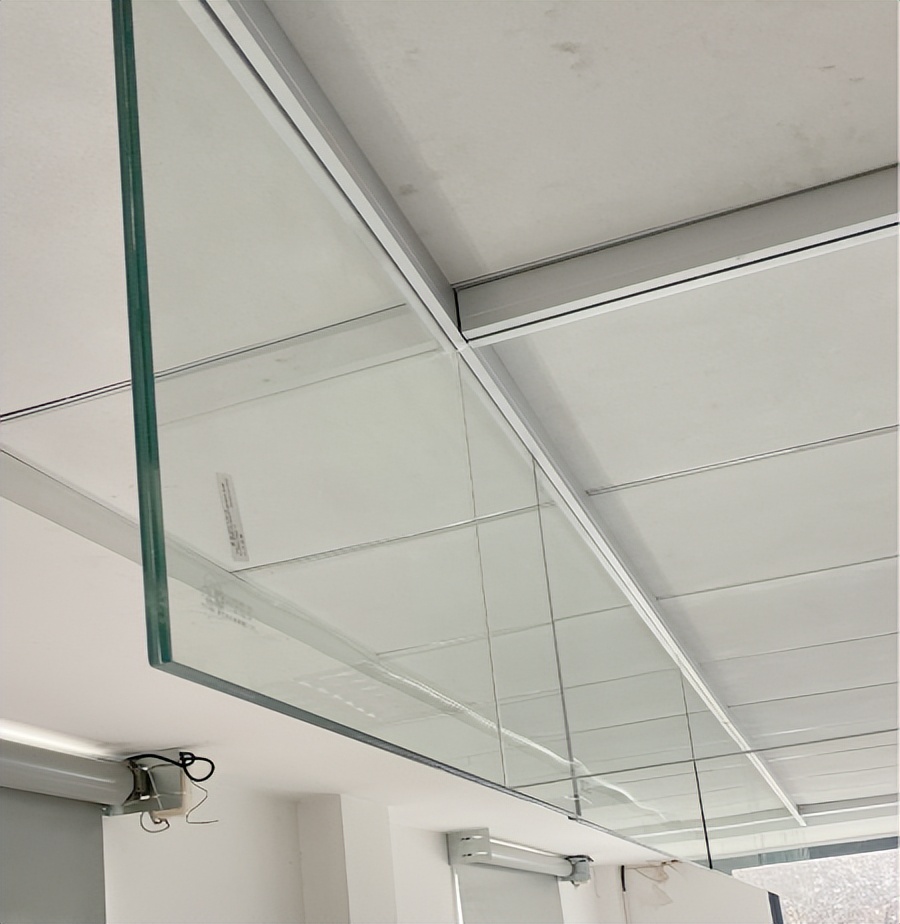 挡烟垂壁是采用什么材料制作成的,挡烟垂壁工艺节点