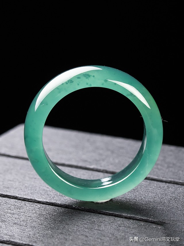 各种文玩手串佩戴效果男,男士文玩手串佩戴效果