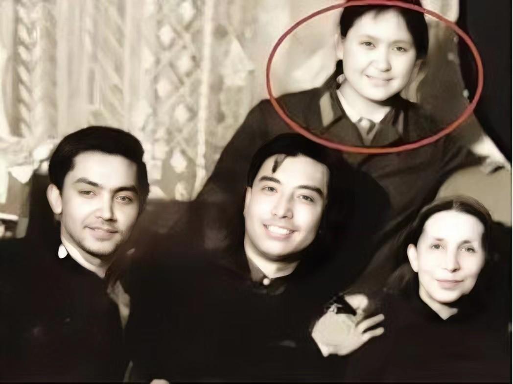 李双江大儿子李贺干什么的,李双江大儿子李贺视频