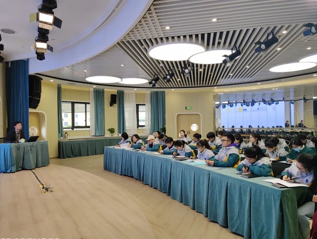 学以共进|技术引领，思辨成长